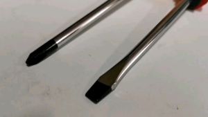 🚩12.12(ร้านค้าส่งไว)  ไขควง ด้ามยางหัวแม่เหล็ก​ แพ๊คคู่เซท2ชิ้น​ ปากแบน+ปากแฉก​ อย่างดีไม่ลื่นมือ