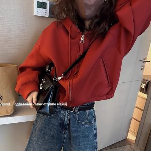 เสื้อฮู้ดสีแดงแฟชั่นสำหรับผู้หญิง ทรงหลวม แขนยาว ปกติ ฤดูใบไม้ร่วง/ฤดูหนาว เสื้อคาร์ดิแกนเปิดไหล่ สไตล์เกาหลี เสื้อคลุมกันหนาว