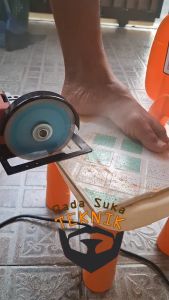 Dudukan Mesin Gerinda Circular Saw & Mata Gerinda Pemotong Granit Kramik