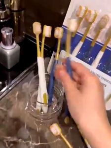 แปรงสีฟันหัวกว้าง ขนนุ่มสำหรับผู้ใหญ่ แพ็ค 6