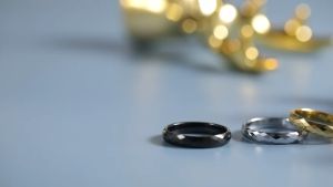 ZOESKY 4MM Tungsten Fashion Rings Carbide Engagement Rings Faceted Edge Polished Rose Gold/Black Wedding Band for Women Promise Wedding Band Size 4-12