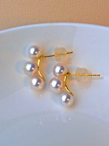 Natural Japanese Akoya Sea Pearls Earrings 18K Gold Mini Baby Sea Beads Ear Studs Earrings Extremely Strong Light