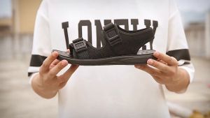 Fashion Summer Casual Sandals For Mens Adults Beach Sandal With Breathable Mesh Durable Sole