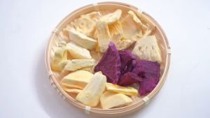 Dứa Sấy Thăng Hoa NCM Trái Cây Tươi Tự Nhiên Từ Trang Trại Sạch Thơm Ngon Trọn Vị Hộp 20g