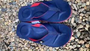 พื้นนวดใส่สบายเท้ามาก เหลือ เบอร์40/41 ลดเยอะ เหลือเพียง 255 บาท จาก428 รุ่นนี้ หายาก รองเท้าแตะชายกีโต้