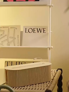 HOTUS กล่องเก็บแผงปลั๊กไฟเดสก์ท็อป พร้อมฝาปิด สายไฟไม่พันกัน กล่องพลาสติกเก็บปลั๊กไฟ กล่องจัดระเบียบเปิดปิดได้ จุได้เยอะ