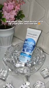 Perawatan Wajah untuk Kecantikan: Pelembap Wajah dengan SPF 30 PA+++