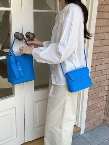 Commuting Soft Leather Bucket Bag Womens Single Shoulder Crossbody Bag for Office Work Korean Style Casual Handbag