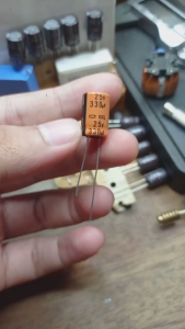 Elko 25v 330uF / 330uF 25v Aur Oren Original Isi 10pcs