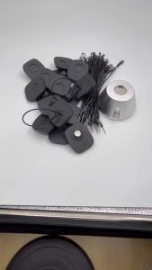 50Pcs Alarm Tags 82MHz Black Square Buckle Anti-theft Label Supermarket Security Hard Hang Tag