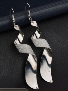 ต่างหูจี้ยาวสไตล์เกาหลีสีเงินด้านสำหรับผู้หญิง เครื่องประดับแฟชั่นแบบอเนกประสงค์ที่สวมใส่ได้หลากหลาย