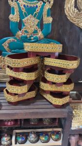 กี่ กี่ไม้ กี๋น้ำชา ย9ก5.5ส3.5นิ้ว ลายหนอนกระจกเขียวขาว แพค 9ใบ ถาดไม้ ถาดวางน้ำชา ชุดถวายน้ำพระ ถาดวางของ  สวยหรู เดินเส้น รุ่น ทองเยอะ สุกปลั่งประดับกระจกสีสวยงาม