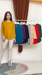 Kaos Oval Wanita Lengan 7/8: Gaya Kekinian Atasan Cewek Belah Samping