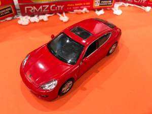 โมเดลรถปอร์เช่ Porsche Panamera Turbo  scale 1/36 สีแดง มีลานในตัวเปิดประตูได้