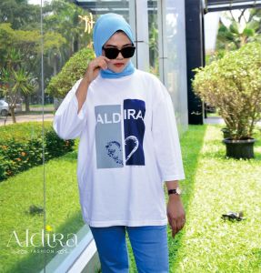 Fashion wanita kaos oversize baju wanita jumbo kaos jumbo kaos oversize lengan 3/4 motif love kombinasi terbaru