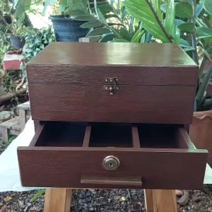 กล่องเก็บเงิน 2 ชั้น ระบบการเก็บของแม่ค้า-กล่องพ่อค้า กล่องสมบัติ-กล่องเก็บเงิน กล่องไม้ หีบไม้ หีบไม้สักงาน การซื้อที่ถูกแถมผลิตจากซื้อที่ไหน