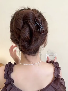 HUFANG กิ๊บติดผมรูปผีเสื้อแบบ U ทรงแอลกอฮอล์สำหรับผู้หญิง ทรงหางปลา ทรงหัวเข็มขัด ตกแต่งผมแบบใหม่ ฤดูใบไม้ผลิและฤดูร้อน 2025