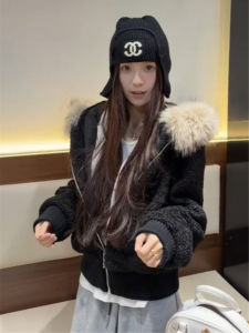 SHIMO | Hooded Thickened Short Wool Coat