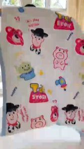 Chăn mền Cotton đũi họa tiết hoạt hình Disney cho bé mềm mại an toàn kích thước 1m1x1m5