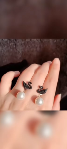 Swarovski black swan ICONIC SWAN pearl high-end earrings