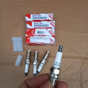 Bộ 4 Bugi Toyota Innova Fortuner 2005-2012 Hilux 2004-2011 chân dài mã 90919-T1004 K20HR-U11.chính hãng