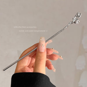 กิ๊บโลหะสไตล์จีนเรียบง่ายทันสมัยสําหรับผู้หญิงความรู้สึกระดับไฮเอนด์เครื่องประดับผมที่หายาก