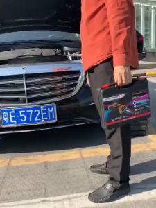 แบตเตอรี่รถยนต์ฉุกเฉิน 99800MAH สามารถจ่ายไฟ 12V สามารถชาร์จมือถือได้ แบตเตอรี่กู้ภัยพกพาได้