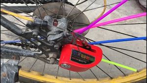 ล็อคดิส ล็อคดิสเบรค มอเตอร์ไซด์ ที่ล็อคมอไซค์ กุญแจล็อคมอไซ ล็อคเบรคมอเตอร์ไซค์ ที่ล็อคล้อ มอเตอร์ไซค์ มีเสียง กันน้ำ กุญแจ  ที่ล็อกรถมอไซ แกนล็อคใหญ่ 7 มม เสียงปลุก 110db ดังมากและสามารถขับไล่ขโมยและออกคำเตือนได้ทันเวลา