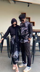 kemeja batik couple pasangan batik couple dan rok lilit batik untuk lamaran bridesmaid kondangan