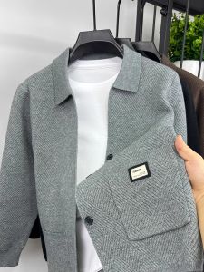 เสื้อคาร์ดิแกนถักทรงสลิมฟิตสำหรับผู้ชาย ปกพับ ลายเพชร เสื้อคลุมผู้ชาย แฟชั่นฤดูใบไม้ร่วง ลำลอง คอโปโล ผ้าถัก