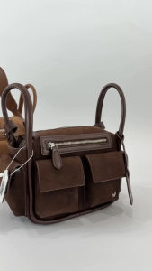 YU NABEE กระเป๋าแบรนด์แท้ ทรงCargo bag หนังกลับ(A07)