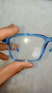 Kacamata Baca Lensa Plus & Gagang Lentur: Solusi Kacamata untuk Pria & Wanita