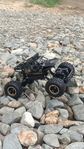 Remote Control Car Toys For Boys Off Road Remote Control Car Rechargeable Outdoor&Indoor Kids Gifts