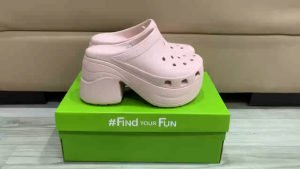 Giày sục crocs chuẩn xịn chống hôi chân nhựa tế bào êm mềm siêu bền đi mưa lội nước đi biển Crocs Siren đế cao 9cm cực kỳ hack dáng cho nữ màu hồng