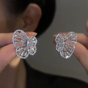 Elegant Full Diamond Butterfly Stud Earrings S925 Silver Needle Multi-Wear Fashionable Luxury Feelings Womens Jewelry