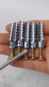 Lightweight Steel Expansion Tube Serrated Gecko Metal Wall Anchor Bolts/Expansion Iron Bolt Concrete Fixing Fastener Scr