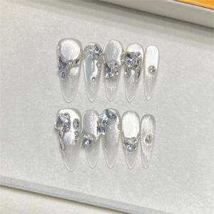 Handmade Wear Armor 2024 Silver Glass Cat Eye Flash Accessible Luxury Fancy Diamond in the Debris White Long Fake Nails