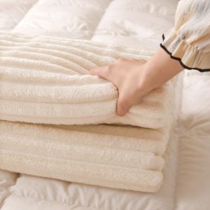 Thickened Winter Rabbit Fur Blanket Modern Simplicity Style Office Nap Air Conditioned Sofa Cover All Seasons Universal Towel Blanket