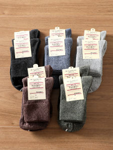 ถุงเท้าผ้าฝ้ายผสมระบายอากาศหนาสําหรับผู้ชายและผู้หญิงสีบริสุทธิ์ Heattech ความยาวกลางน่องสไตล์ลําลอง