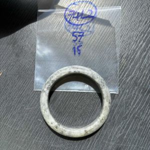 กำไลหยก กำไลหยกพม่า กำไลหยกแท้ มีตำหนิธรรมชาติ เลือกดูกำไลในภาพตัวเลือก ในภาพตัวเลือกระบุขนาด และเป็นภาพกำไลจริง หยกเนื้อแข็ง Jadeite กำไลข้อมือ กำไลหิน กำไลหยกพม่าแท้ เลือกดูกำไลในภาพตัวเลือก JABG