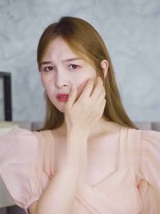 Antibacterial Body Wash Relieve Itching Remove Acne Mites 500ml Herbal Shower Gel Purifying Skin Moisturizing Deep Clean Tender Not dry 艾草沐浴露