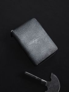 กระเป๋าใส่เอกสารหนังแท้สีดำพร้อมซิปแบบมีฟังก์ชันหลายอย่าง กระเป๋าถือผู้ชาย กระเป๋าใส่เอกสารแบบยูนิเซ็กซ์ กระเป๋าใส่เอกสารแบบมีซิป