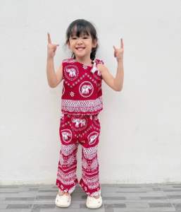 ชุดช้างเด็กผู้หญิง (เสื้อปาดไหล่+กางเกงขาม้า) ผ้าไหมอิตาลีเย็นสบาย