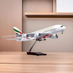 Mô Hình Máy Bay Emirates Airway A380 Bằng Nhựa Resin 47cm Tỷ Lệ 1/160 Có Chân Đáp Dành Cho Người Sưu Tầm & Trẻ Em.