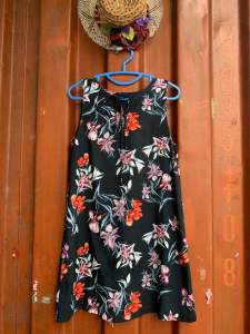 เดส แขนกุดลายดอกไม้มีซับด้านใน สินค้ามือสองที่สวยมาก