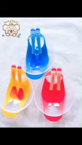 ช้อนส้อมเด็ก ชุดชามข้าวเด็กก้นดูด 3 ชิ้น (ชาม+ฝา+ช้อน) ปลอดภัย ไม่มีสารพิษ ช้อนนิ่มวัดอุณหภูมิ ช่วยฝึกเด็กกินเอง