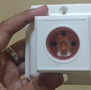 MORGEN FITING PLAFON MODEL SEGI EMPAT MG-612 PUTIH