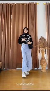 Atasan Knit Wanita Lengan Balon Lengan Panjang Basic Korean Rajut Motif Garis