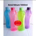 Botol minum besar 1 liter. 