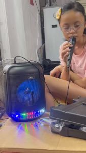 Loa Karaoke Bluetooth RX-6101 thiết kế chắc chắn có quai cầm di động phù hợp vui chơi ngoài trời bảo hành 6 tháng